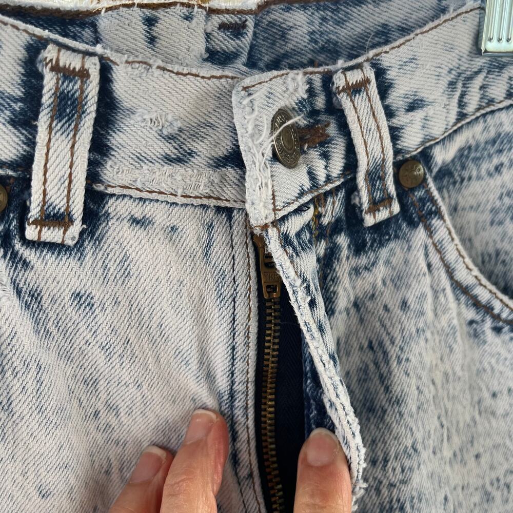 Levi's Vintage Women's Bleach Wash 80's Era Mom Jeans Size 8 - Picture 7 of 14